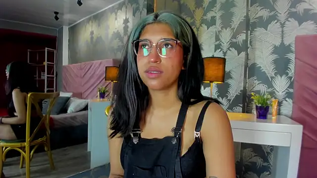 Karin Ks online show from November 27, 8:00 pm