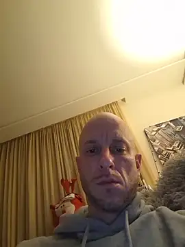 svenpfeifer online show from February 3, 2:53 am