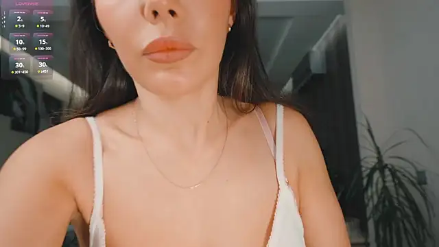 bunnyclide  online show from April 7, 3:40 am