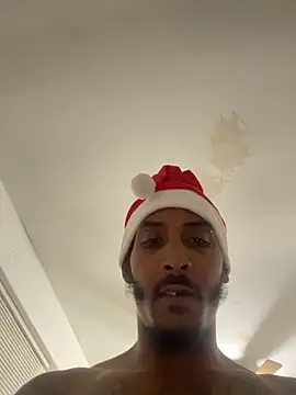 Snapshot of Foxdaguy chatting on December 20, 7:37 am Foxdaguy online show from December 20, 7:37 am