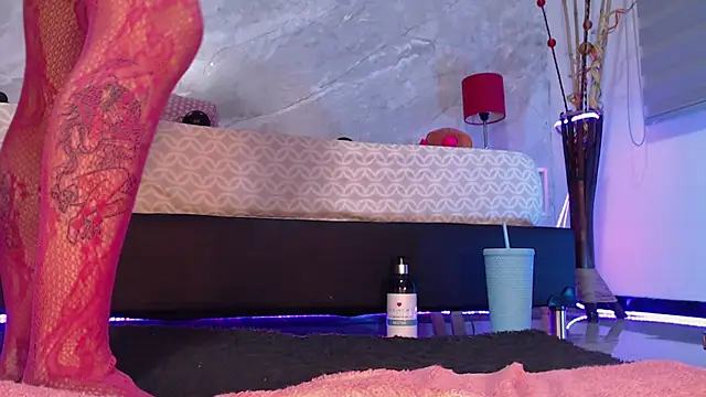 catmolly  online show from March 13, 9:37 pm