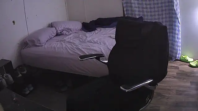 Muffdiver718 online show from March 21, 9:56 am