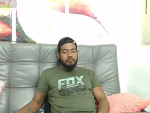 Snapshot of BladeFoxxx1 chatting on October 4, 8:56 am BladeFoxxx1 online show from October 4, 8:56 am