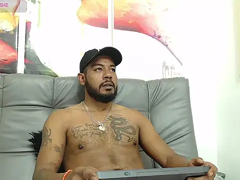 Snapshot of BladeFoxxx1 chatting on October 18, 1:12 pm BladeFoxxx1 online show from October 18, 1:12 pm