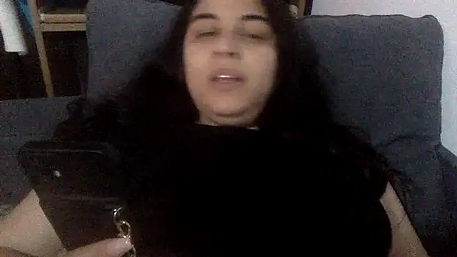 Snapshot of Veramaia chatting on May 17, 6:04 pm Veramaia online show from May 17, 6:04 pm