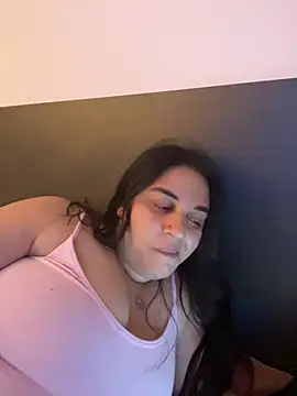 Snapshot of Veramaia chatting on July 13, 9:28 pm Veramaia online show from July 13, 9:28 pm