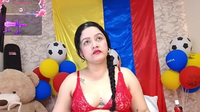 Snapshot of nataliaesmith_24 chatting on July 12, 3:47 pm nataliaesmith 24 online show from July 12, 3:47 pm