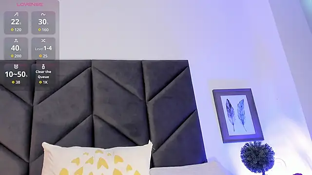 Kendallross28 online show from October 22, 1:33 pm