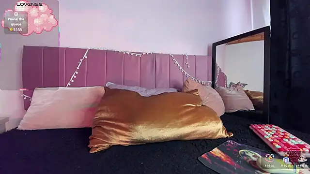 kitty-kryss online show from November 27, 6:21 pm