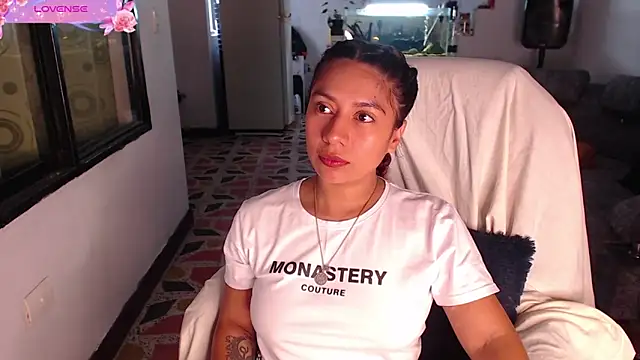 Snapshot of yes0225 chatting on November 5, 3:45 pm yes0225 online show from November 5, 3:45 pm