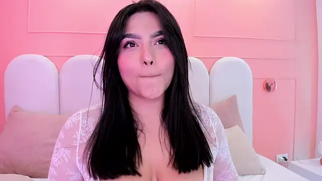 eva sainnt online show from March 8, 2:04 am