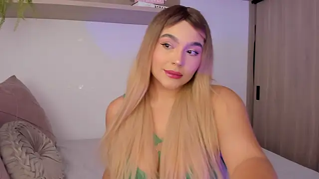 Snapshot of eva_sainnt chatting on June 3, 10:04 pm eva sainnt online show from June 3, 10:04 pm