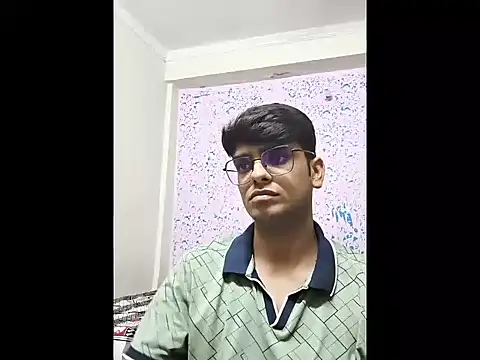 Snapshot of sutfvkii chatting on August 1, 6:29 pm sutfvkii online show from August 1, 6:29 pm