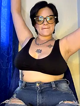 Snapshot of Mistress_Niky_ chatting on October 10, 9:14 pm Mistress Niky  online show from October 10, 9:14 pm