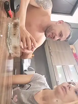 yourflowerpink online show from October 23, 6:45 am