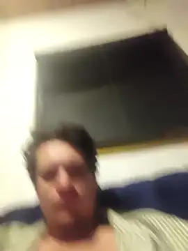 Snapshot of Youngbull1 chatting on March 21, 12:26 am Youngbull1 online show from March 21, 12:26 am