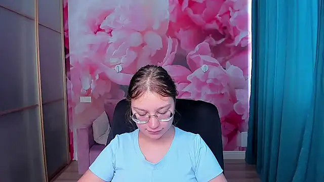 AngelinaLow online show from September 23, 11:24 am