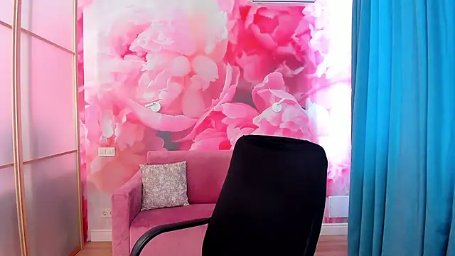 AngelinaLow online show from March 13, 12:34 pm