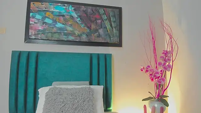 Snapshot of BeckyVidal chatting on October 4, 12:19 am BeckyVidal online show from October 4, 12:19 am