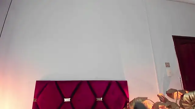 Snapshot of BeckyVidal chatting on December 4, 6:16 pm BeckyVidal online show from December 4, 6:16 pm