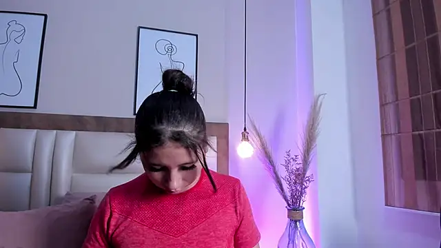 Snapshot of BeckyVidal chatting on December 18, 6:14 pm BeckyVidal online show from December 18, 6:14 pm