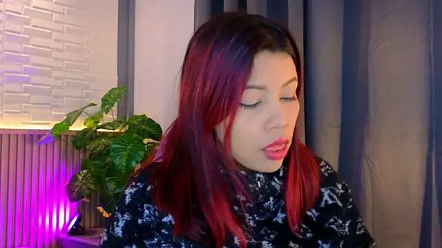 TiffanyWalk online show from November 10, 10:47 am