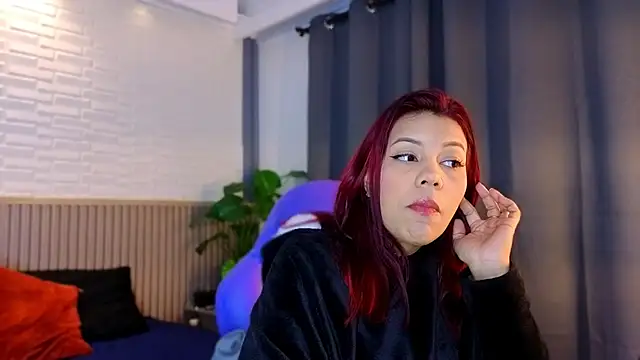 TiffanyWalk online show from January 9, 11:35 am