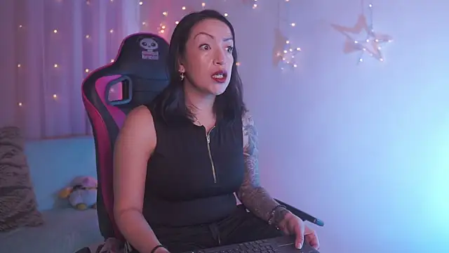 Madison Mayer online show from January 8, 1:24 pm