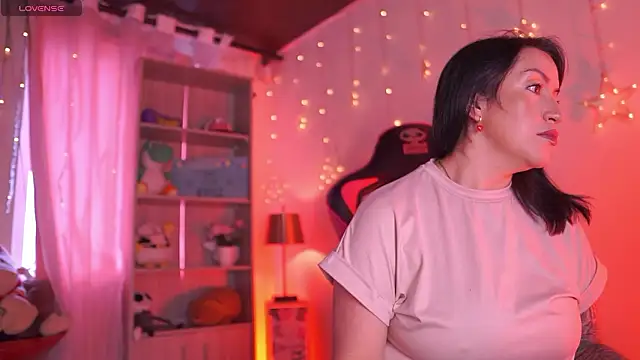 Madison Mayer online show from March 20, 1:05 pm