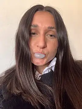 luci brecman online show from May 26, 3:19 pm