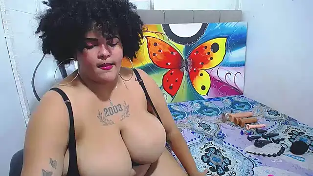 latina bigboos25 online show from September 11, 2:33 am