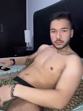 Snapshot of alejocoleman chatting on October 28, 9:50 pm alejocoleman online show from October 28, 9:50 pm