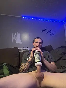 Stillhard8925 online show from October 24, 6:37 pm