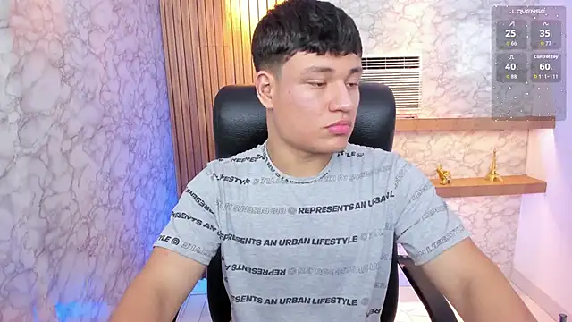 AndrewPeach  online show from September 8, 7:57 pm