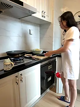 aa520uv online show from October 14, 3:51 am