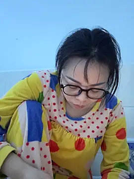 aa520uv online show from October 24, 3:08 pm