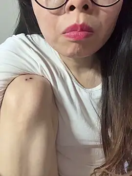 aa520uv online show from December 1, 4:01 pm