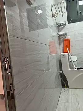 aa520uv online show from February 6, 1:14 pm