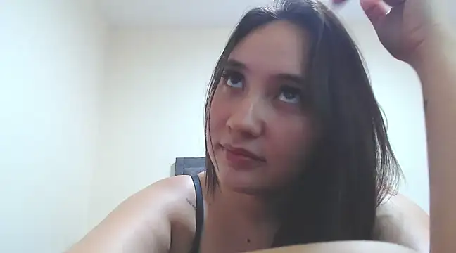 Snapshot of michellrouses chatting on March 17, 3:07 pm michellrouses online show from March 17, 3:07 pm