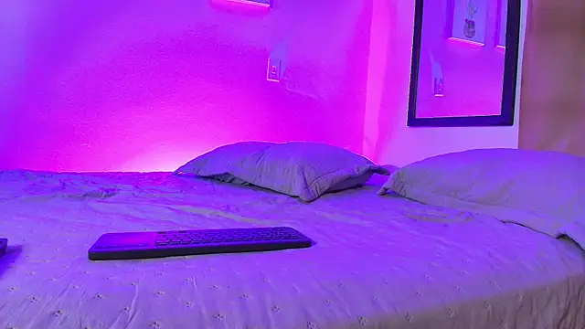 Snapshot of pleasurecompany3 chatting on February 1, 5:39 am pleasurecompany3 online show from February 1, 5:39 am