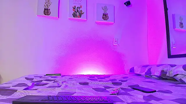 Snapshot of pleasurecompany3 chatting on February 19, 3:35 am pleasurecompany3 online show from February 19, 3:35 am