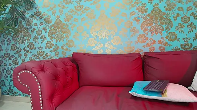 EmmaReyez online show from September 12, 1:11 pm