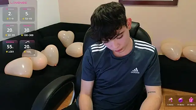 lukeboyce33 online show from February 6, 12:37 am