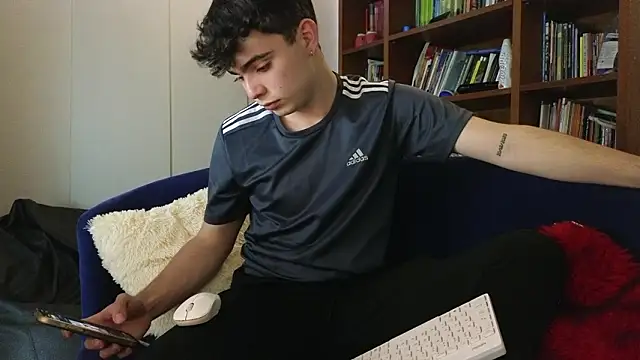 lukeboyce33 online show from March 24, 12:15 am