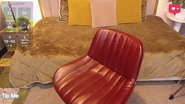 ailyn maury online show from April 7, 1:00 pm