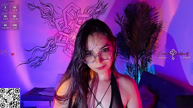 Emmi Roberts online show from April 23, 12:56 am