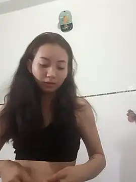 Snapshot of lola3baby chatting on March 21, 3:24 pm lola3baby online show from March 21, 3:24 pm