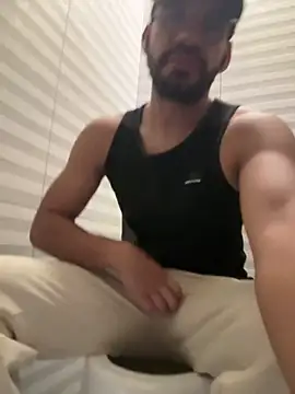 Leon  Hart  online show from June 10, 2:27 pm