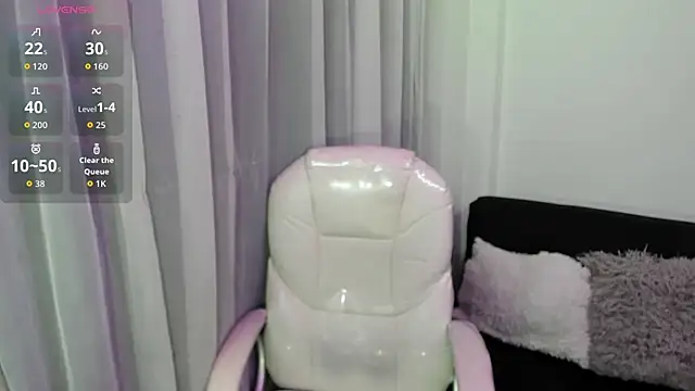 Pretty Johnson  online show from February 27, 11:32 am