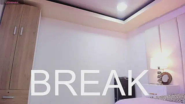 princesssammy2 online show from March 19, 3:20 am